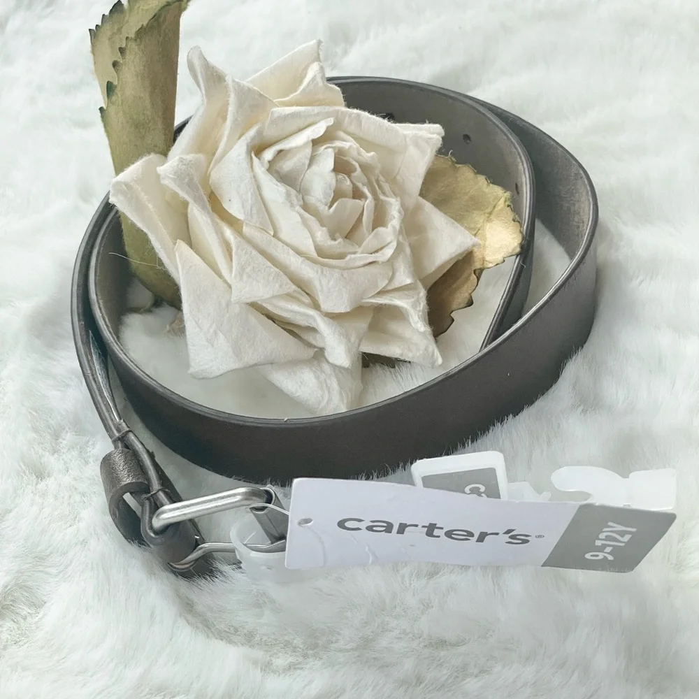 New w/tags CARTER’S KIDS BELT BROWN w/silver hardware 5 holes SZ 9-12Y Aprox 29”
